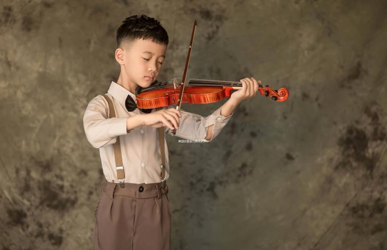 美國(guó)試管嬰兒費(fèi)用多少（美國(guó)試管嬰兒費(fèi)用多少費(fèi)用）